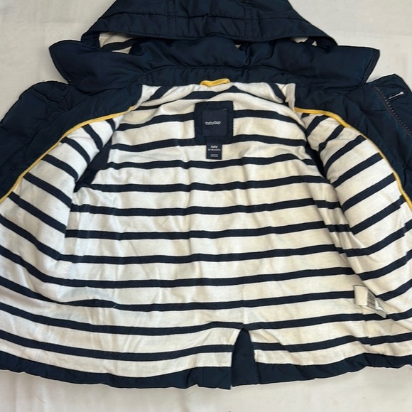 GAP Blue Puffer Jacket with Quilted Design and Hood - Picture 2 of 5